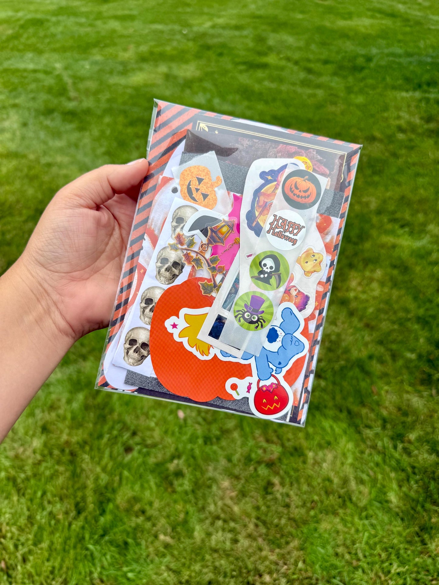 Mystery Bag- 35 pcs Stickers, Paper Scraps & More – Junk Journal Grab Bag